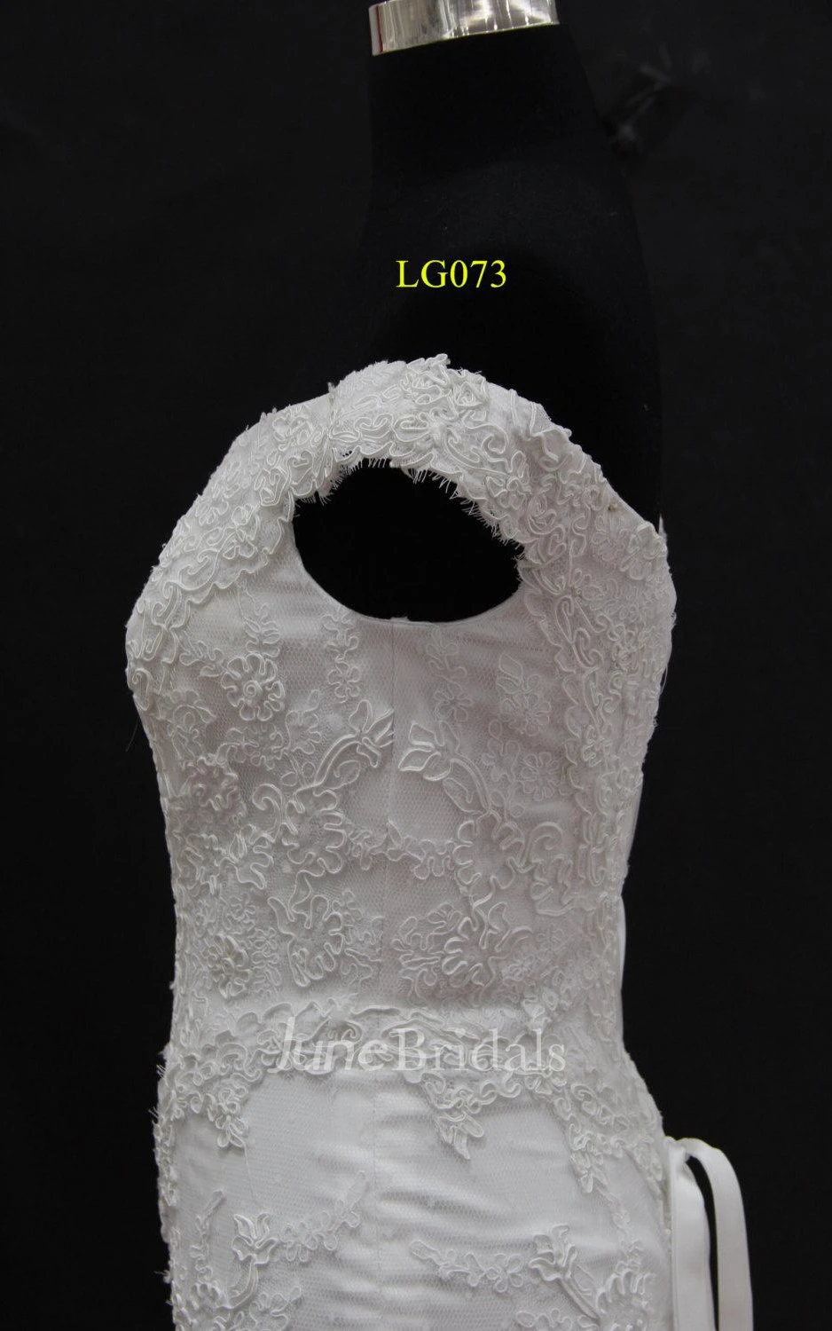 Off-Shoulder Lace Mermaid Wedding Dress With Court Train