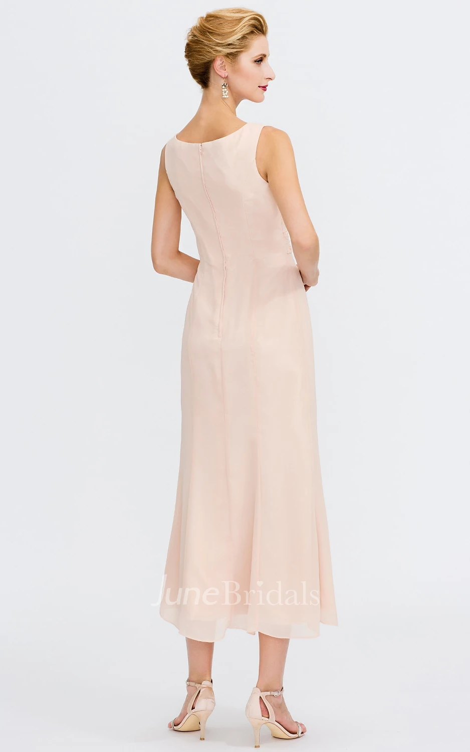 Modest Sheath Chiffon Sleeveless Mother of the Bride Dress Bateau Neck Tea-length Bohemian Elegant