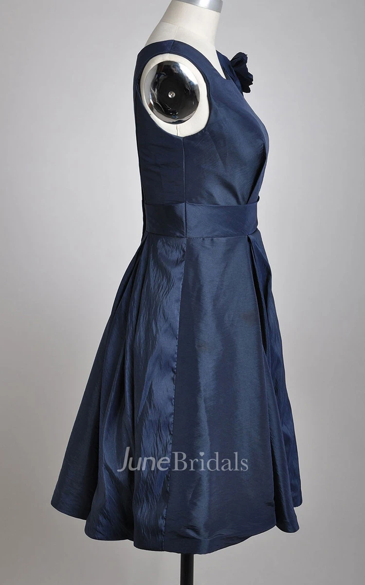 Scoop Neckline A-line Knee-length Dress With 3D Flower