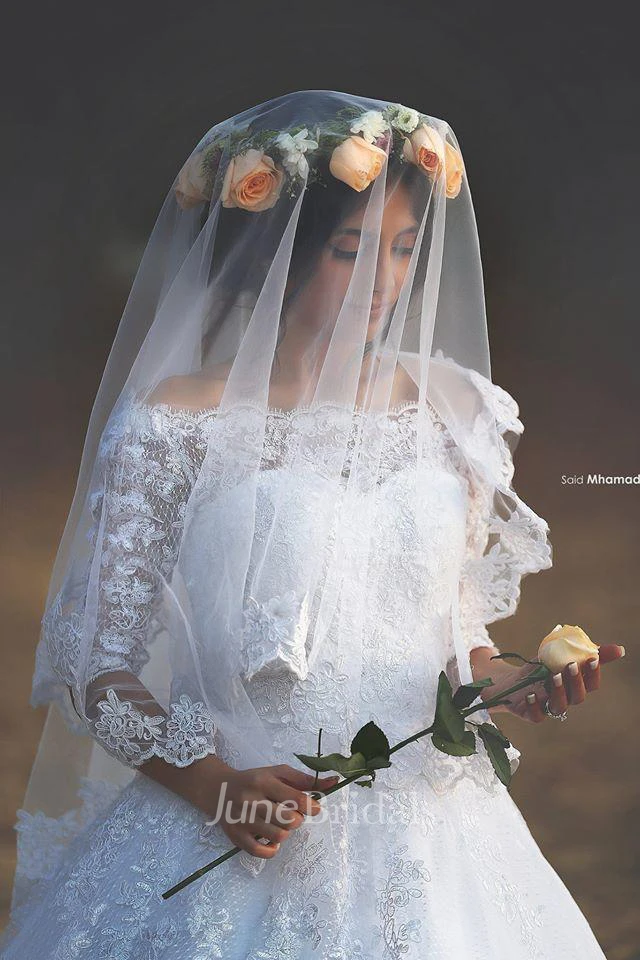 Elegant Tulle Lace Appliques Ball Gown Wedding Dress Half Sleeve