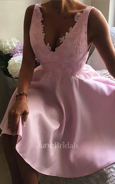 V-neck Short A-line Knee Length Dresses with Applique Sleeveless