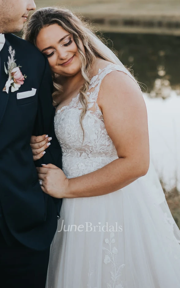 Romantic A-Line V-neck Lace Tulle Spring Wedding Dress With Button And Appliques