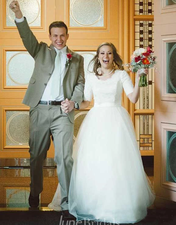 Modest Princess Scoop Neck Short Sleeves Lace Top Wedding Dress with Sash