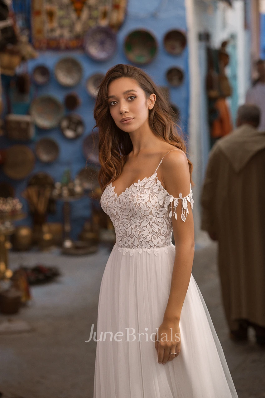 V-neck Off-the-shoulder Ethereal Sexy Tulle Wedding Dress With Lace Details On Top