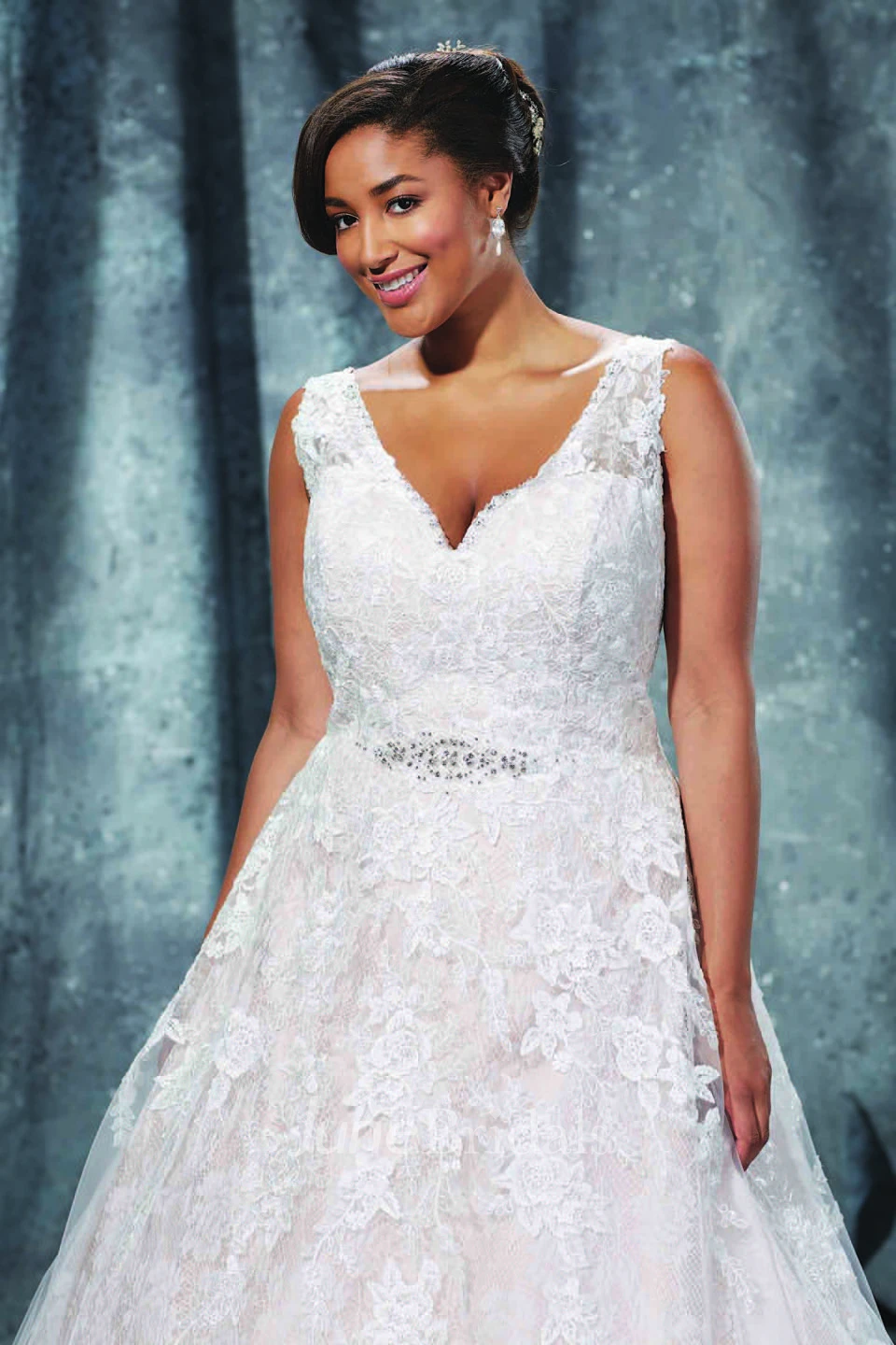 Ball Gown Long V-Neck Sleeveless Lace Brush Train Corset Back Waist Jewellery Dress