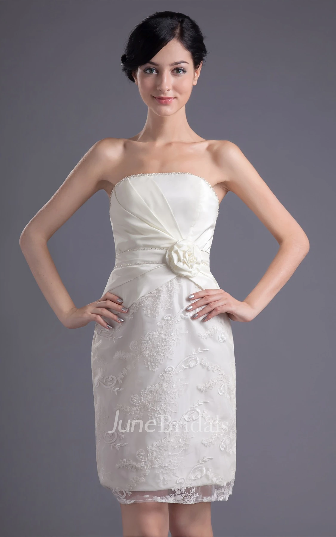 strapless body-fitting short lace dress with flower