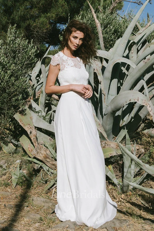 Graceful Jewel Neck Short Sleeve Wedding Dress