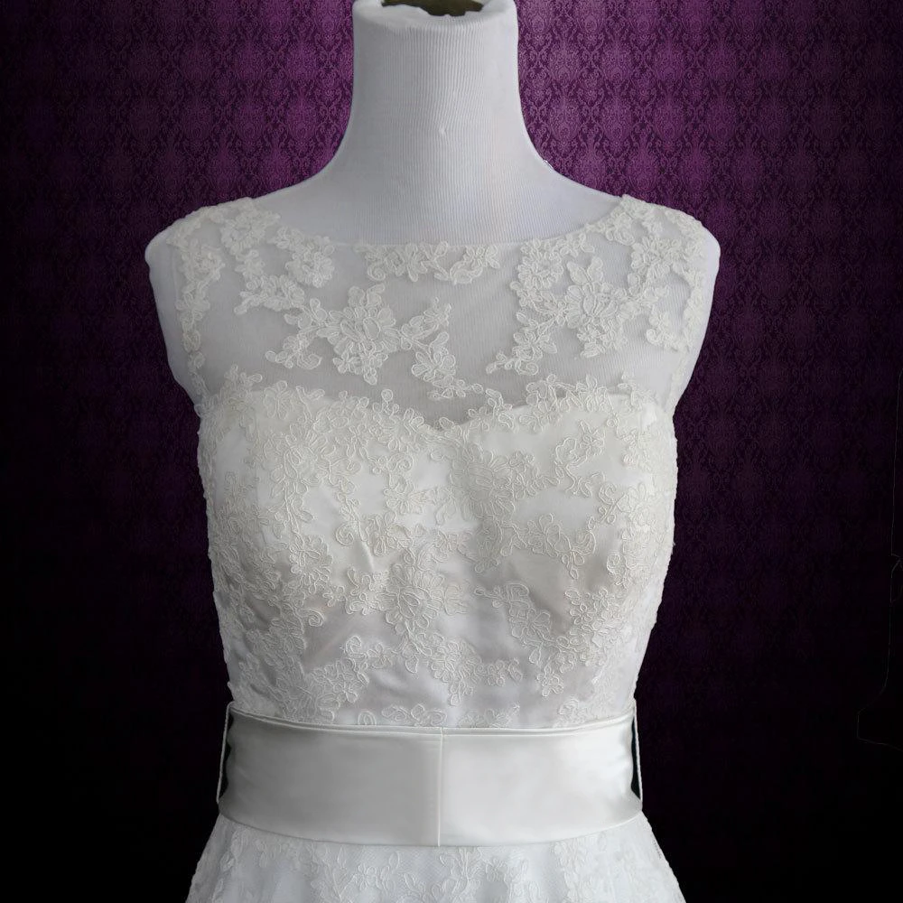 Vintage Sleeveless Retro Boat Neck Lace Tea Length Wedding Dress