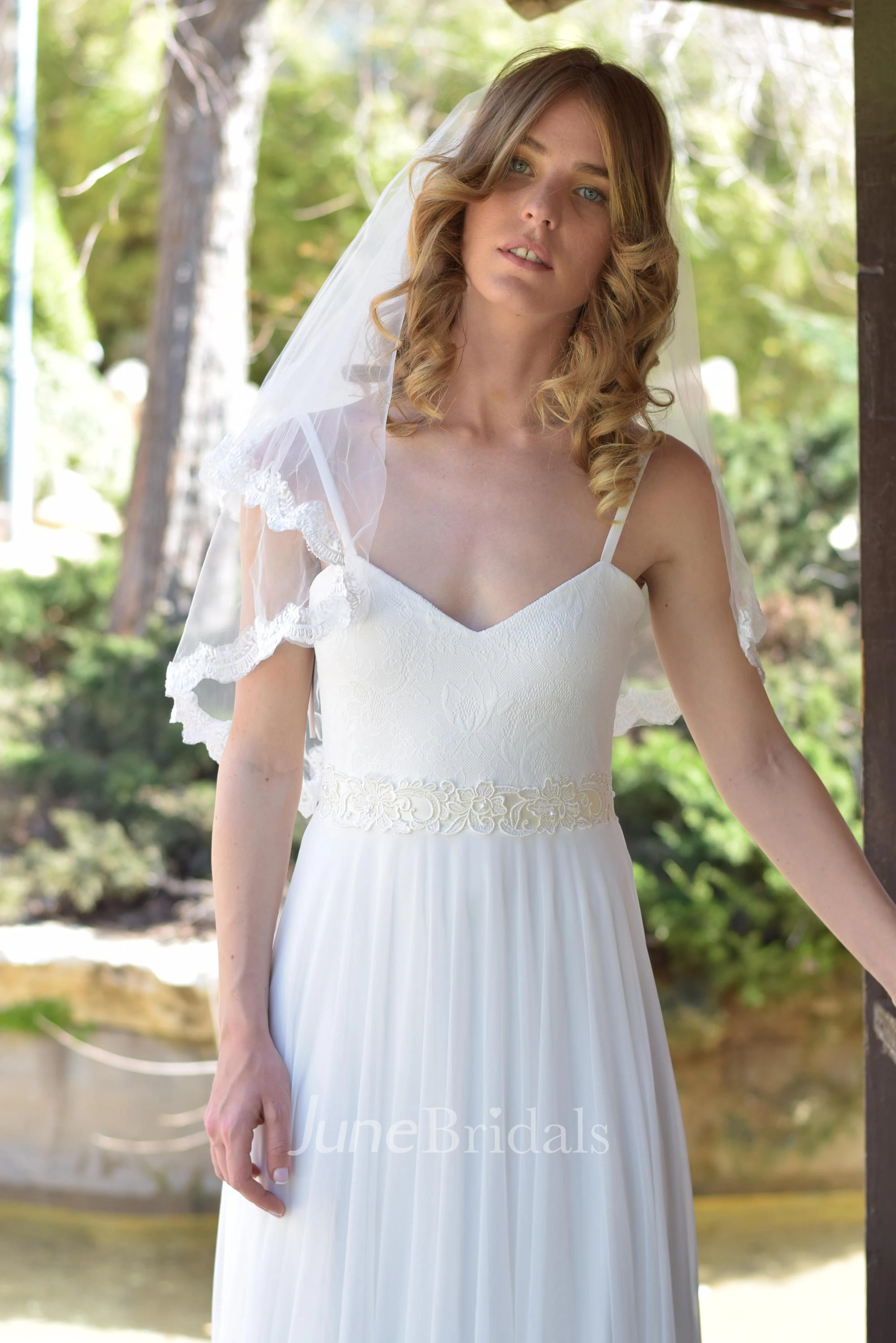 Spaghetti Chiffon Pleated Wedding Dress With Lace Appliques