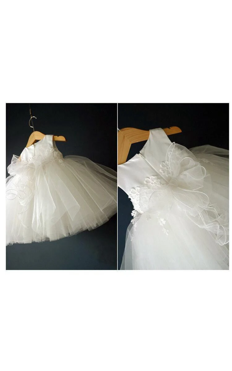 Off White Sleeveless Scoop Pleated Tulle First Communion Dress With Lace Appliques