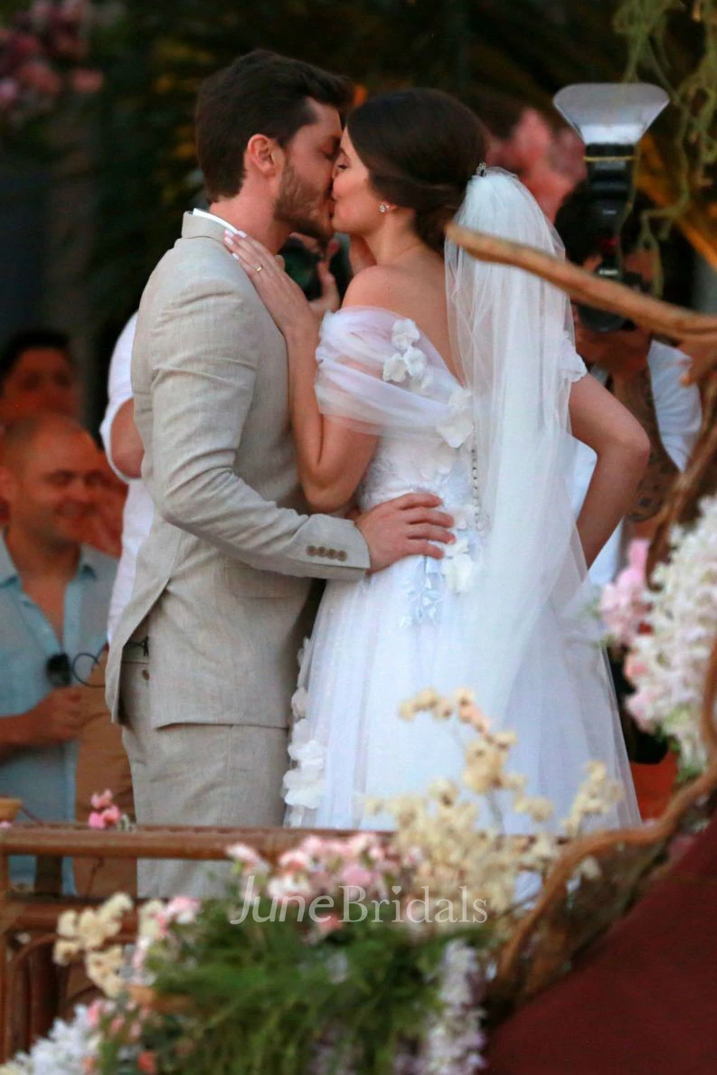 Romantic Garden Style Tulle Off-the-shoulder Cap Short Sleeve A-line Wedding Dress