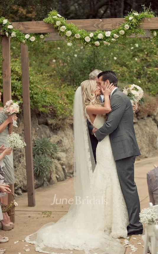 A-Line Mini Sweetheart Sleeveless Bell Cap Court Train Backless Lace Dress