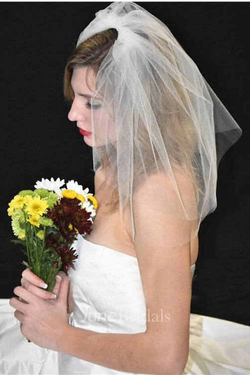 Double-Layer Short Bridal Veil With Hair Comb
