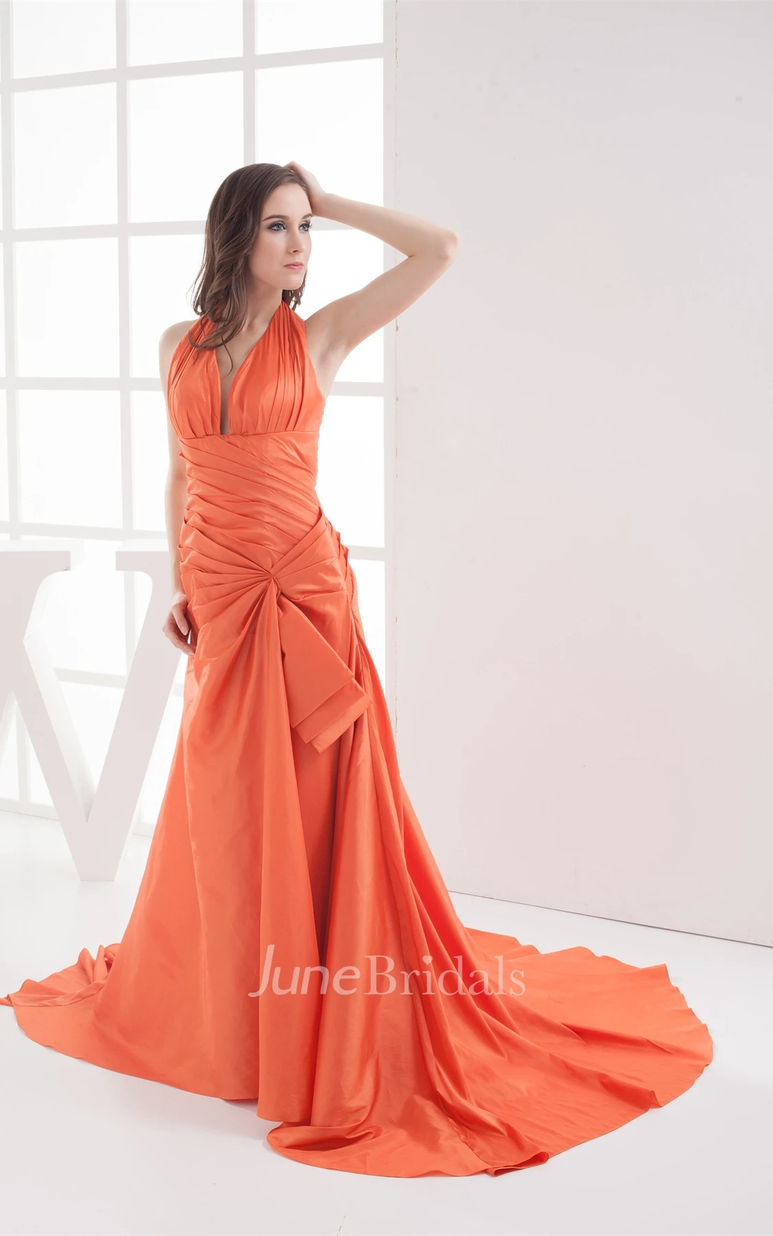 Plunged Floor-Length Dress with Central Ruching and Halter