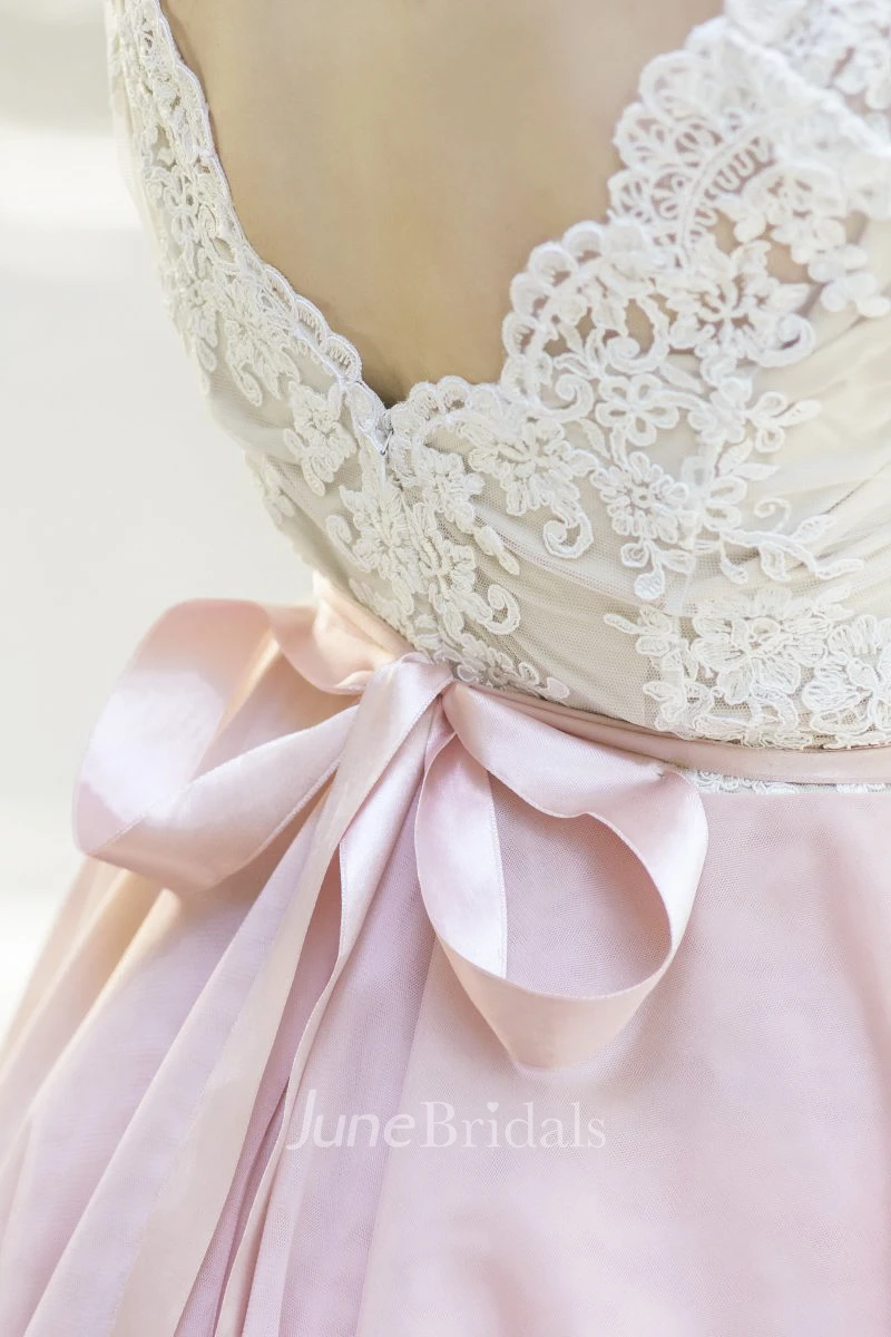 Lace Adorable V-neck Wedding Gown With 3/4 Sleeve And Bow