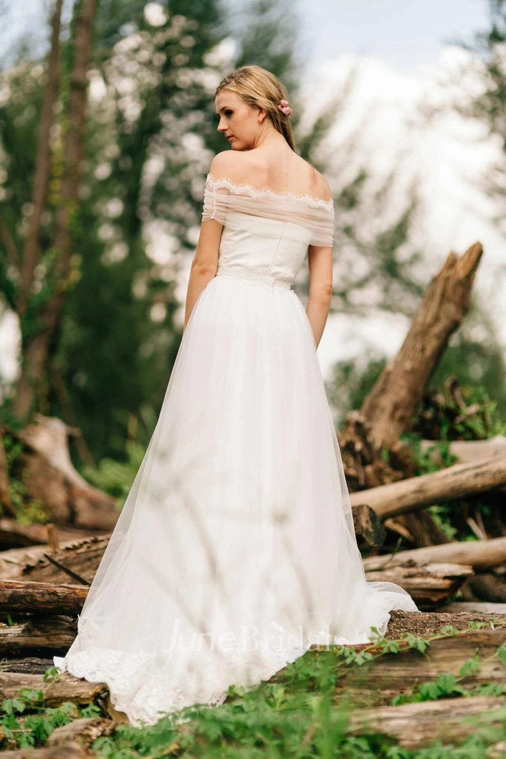 Sweetheart A-Line Tulle Wedding Dress With Tulle Bolero