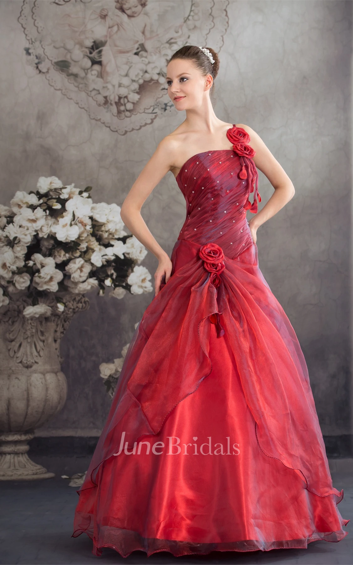 Single-Strap Sleeveless Ruched Ball Gown with Flower and Stress