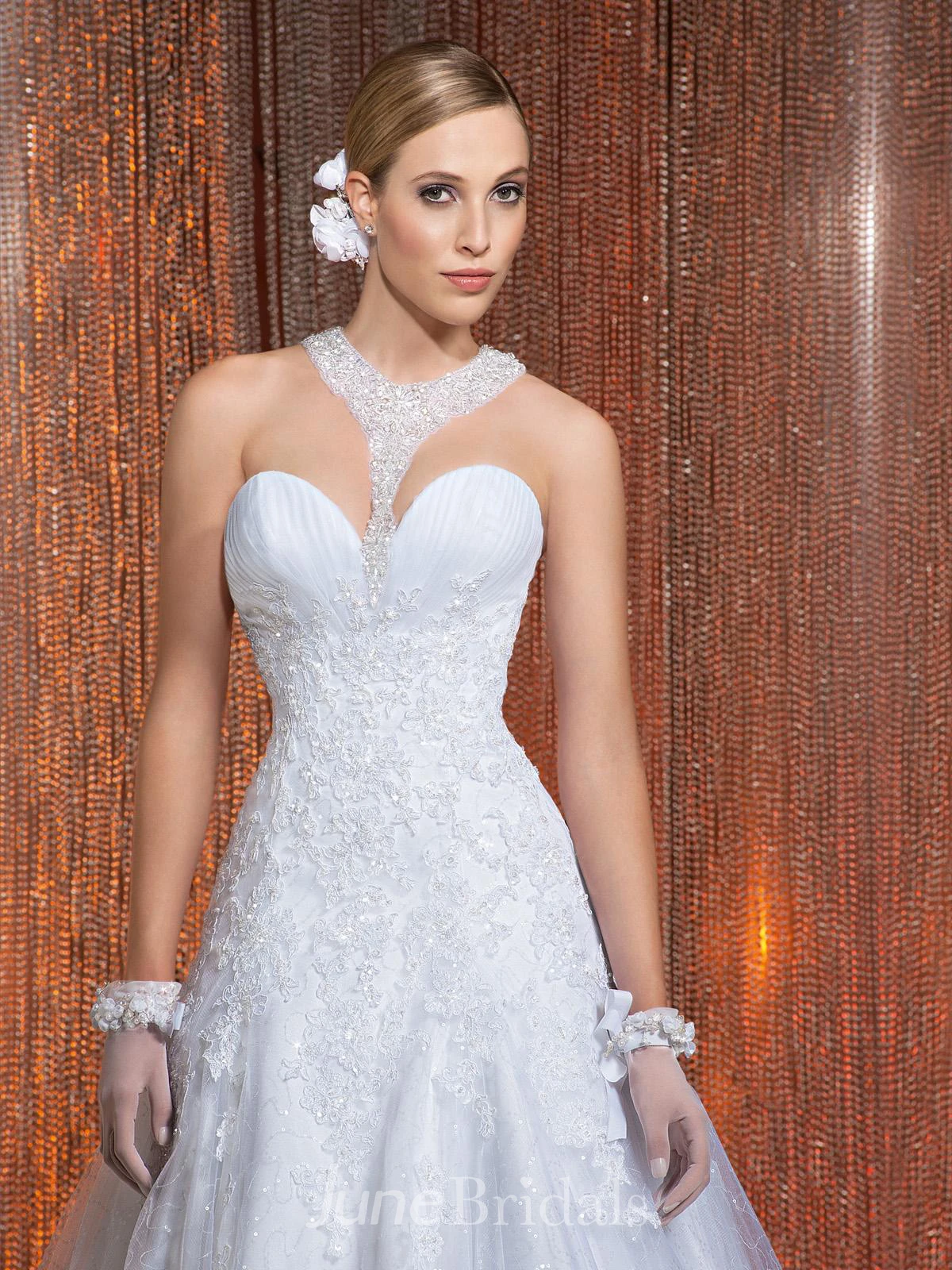 Gorgeous Scoop Lace Appliques A-Line Wedding Dress With Train