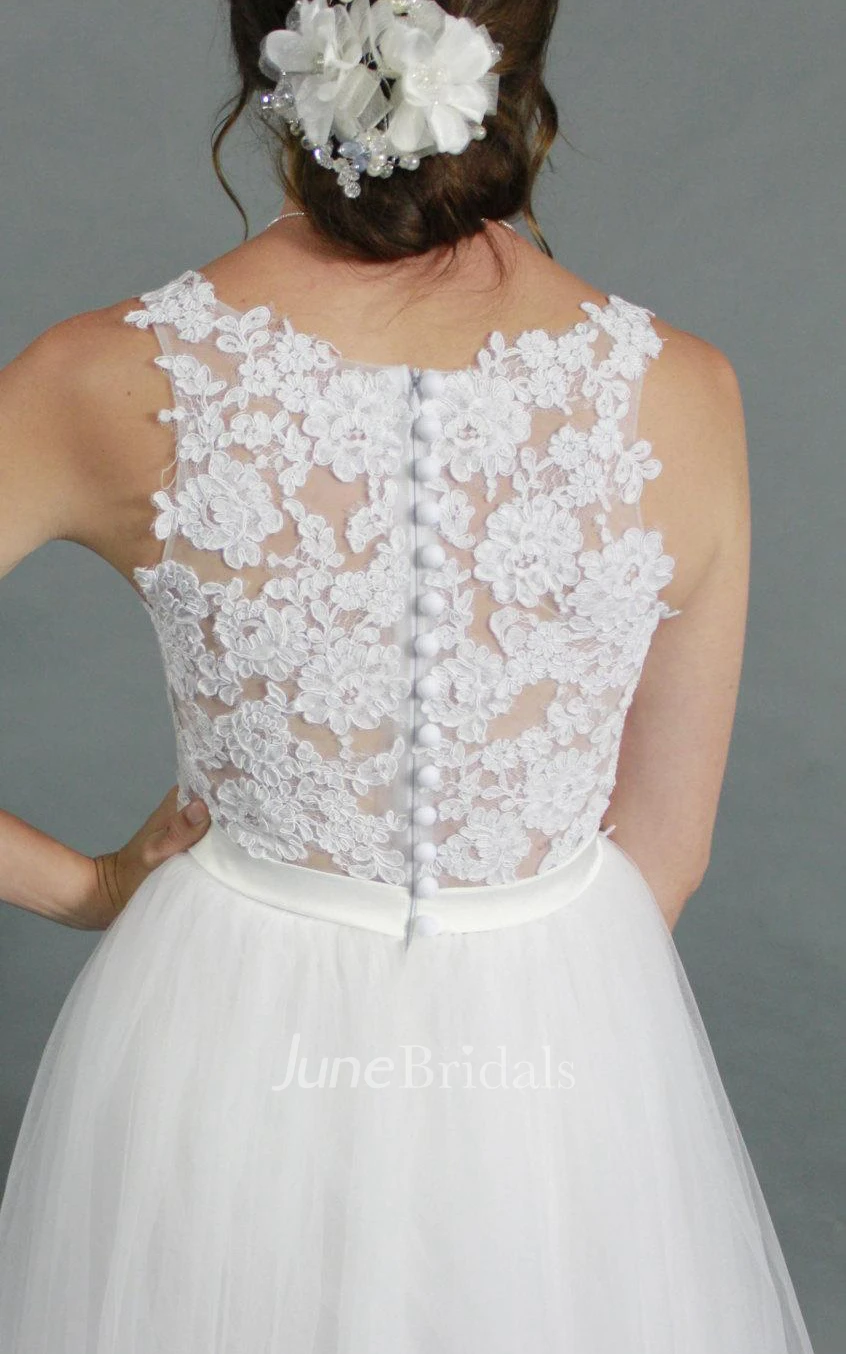 V-Neck Sleeveless Lace Top Tulle Bottom A-Line Wedding Dress With Train