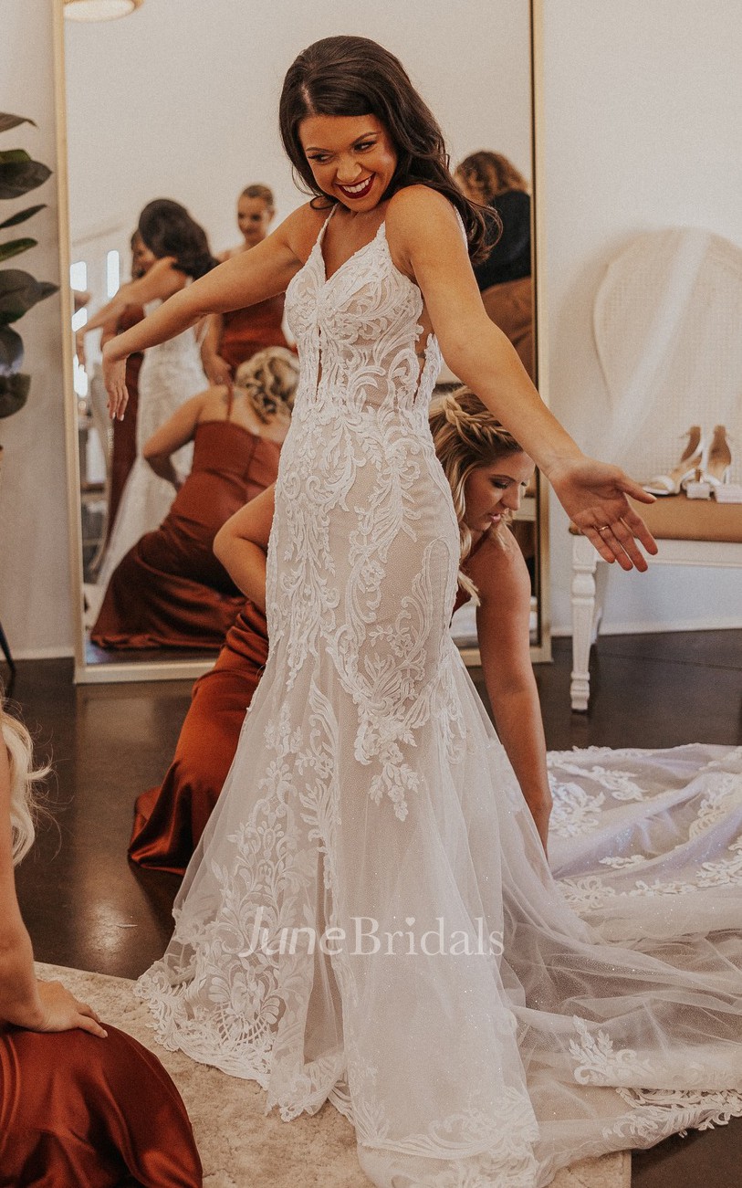 Ethereal Mermaid V-neck Tulle Sleeveless Wedding Dress with