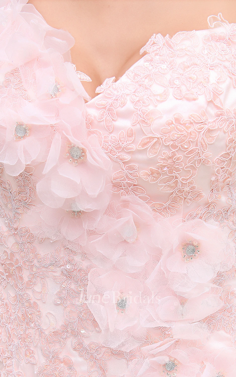 Flaterring Blushing Siren Gown With Flowers And Lace