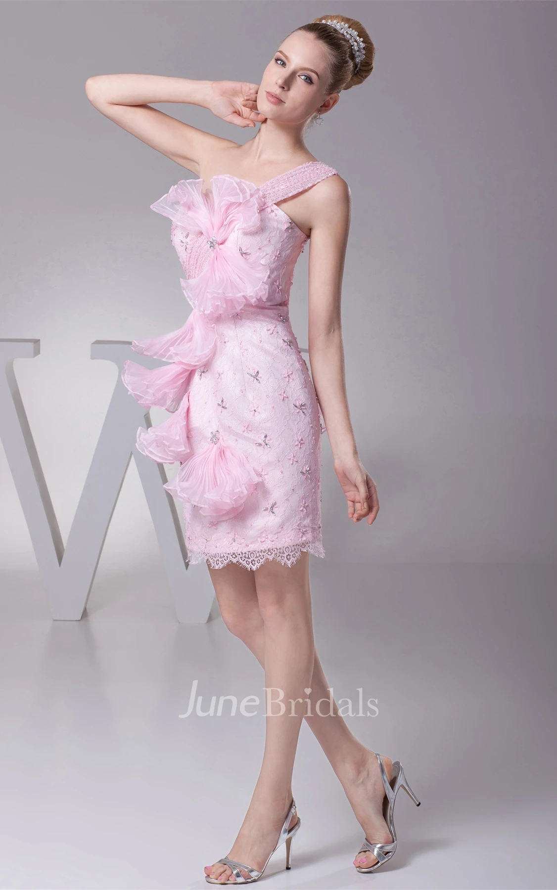 One-Shoulder Body-Fitting Short Dress with Beading and Flower