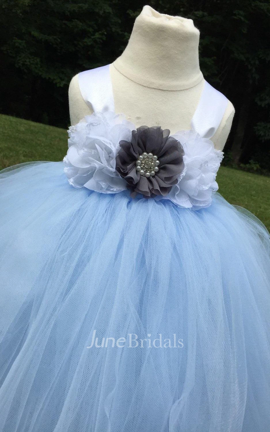 Sleeveless Halter Tulle Dress With Flowers