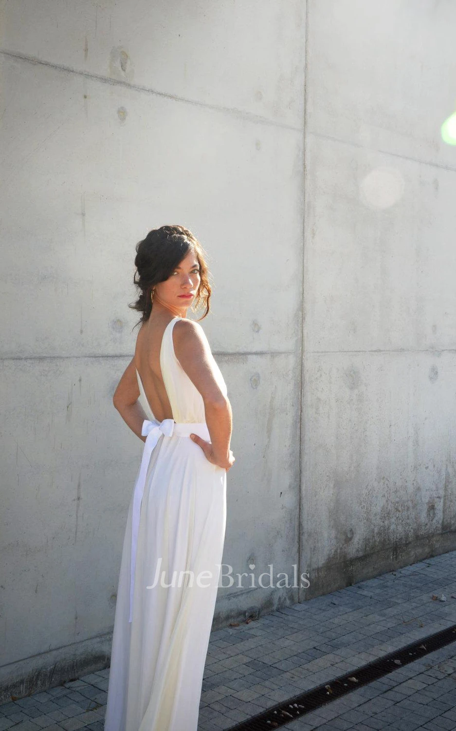 V-Neck Sleeveless Backless Sheath Chiffon Wedding Dress With Sash And Appliques