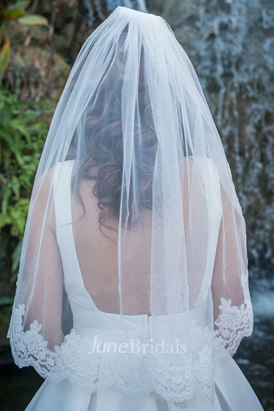 Double-Layer Short Bridal Veil With Hair Comb - June Bridals