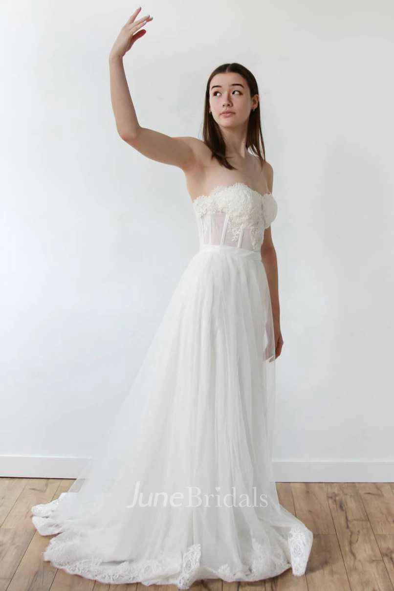 Sweetheart A-Line Tulle Appliqued Wedding Dress With Sweep Train
