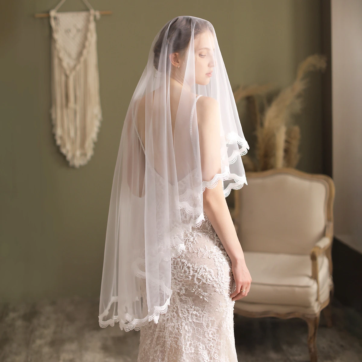 Simple Style Bridal Veil with Lace Trim