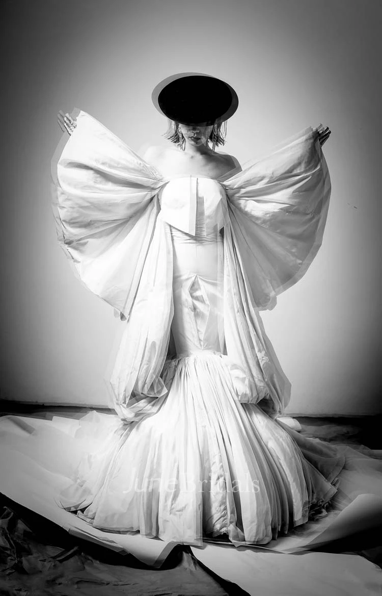 Romantic Strapless tiered Mermaid Taffeta Wedding Dress