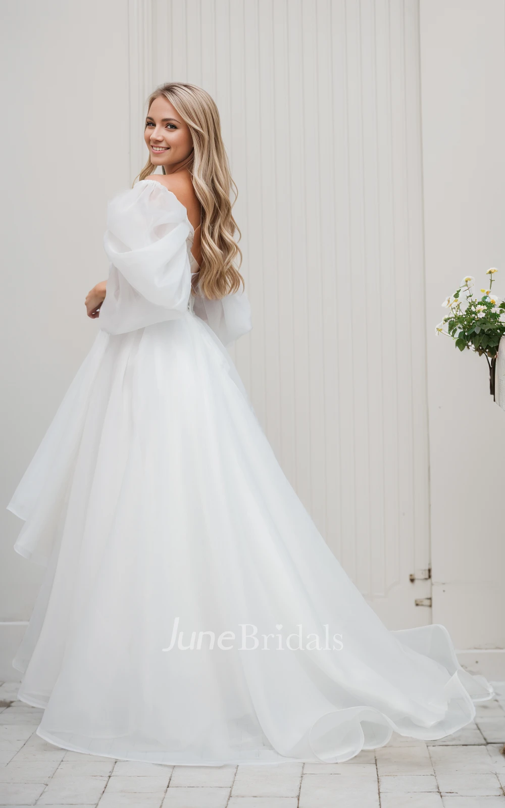 Modern Ethereal A-Line Off the Shoulder Split Front Wedding Dress Beach Notched V-Neck Sleeveless Floor Length Glitter Organza Bridal Gown