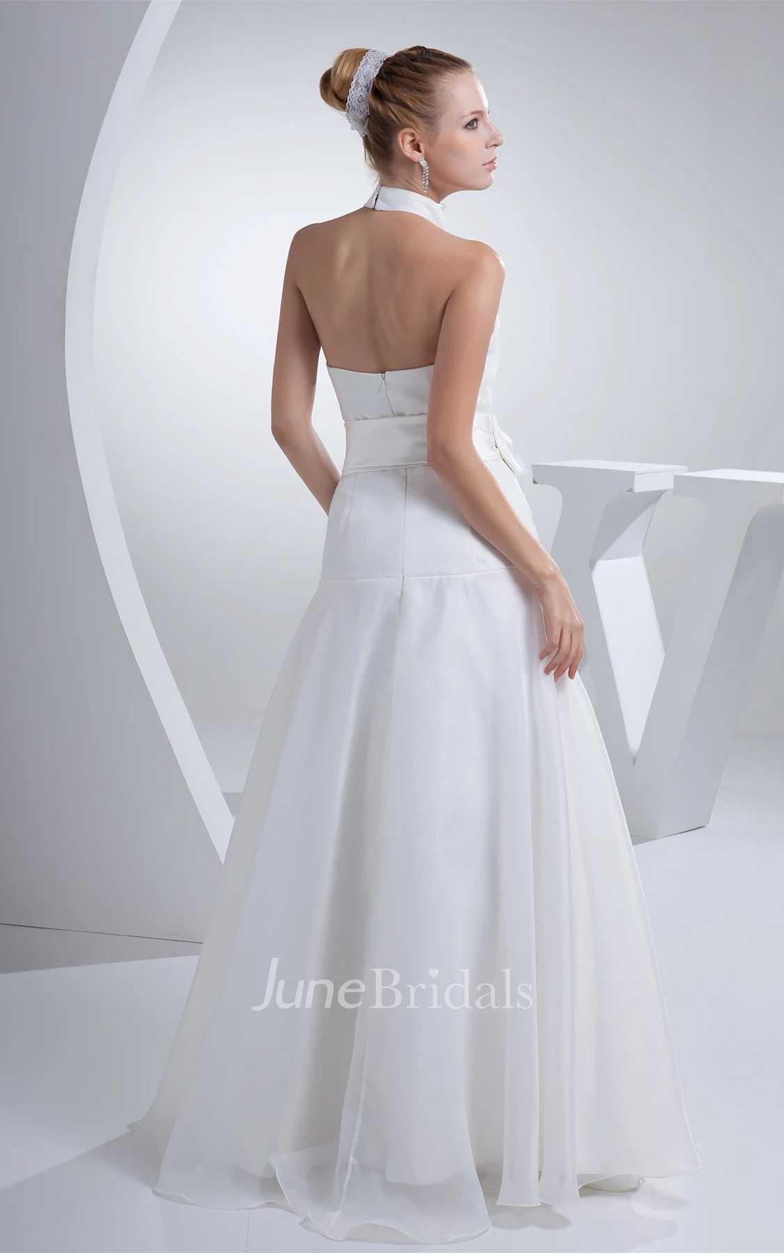 High-Neck A-Line Pleated Dress with Ribbon and Halter