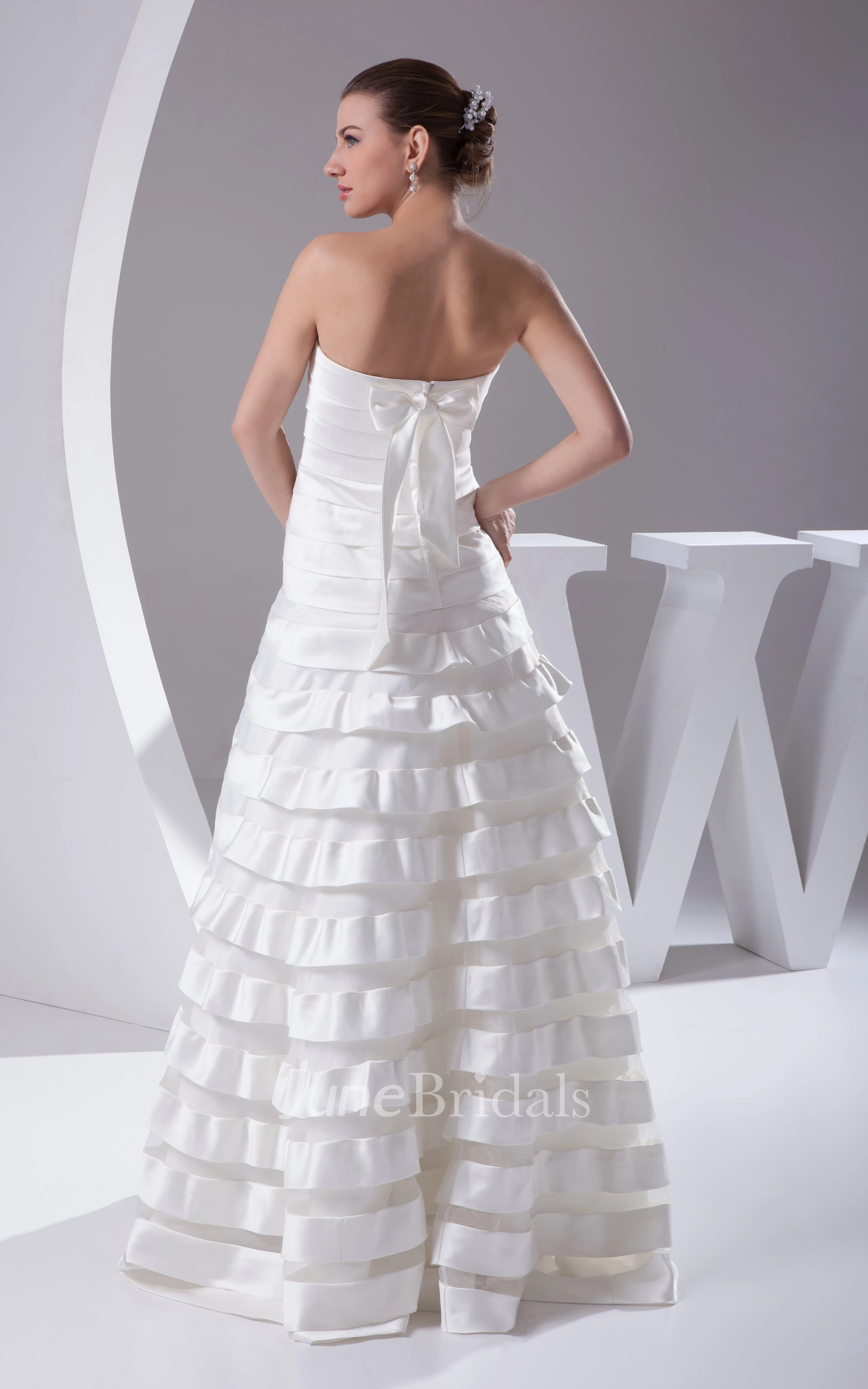 Strapless A-Line Tiered Dress With Ribbon and Zipper Back