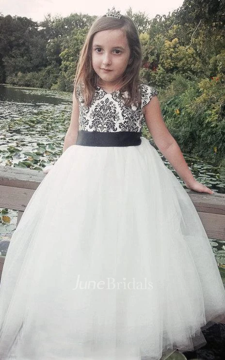 Elegant Cap Sleeve Ivory And Black Damask Dress