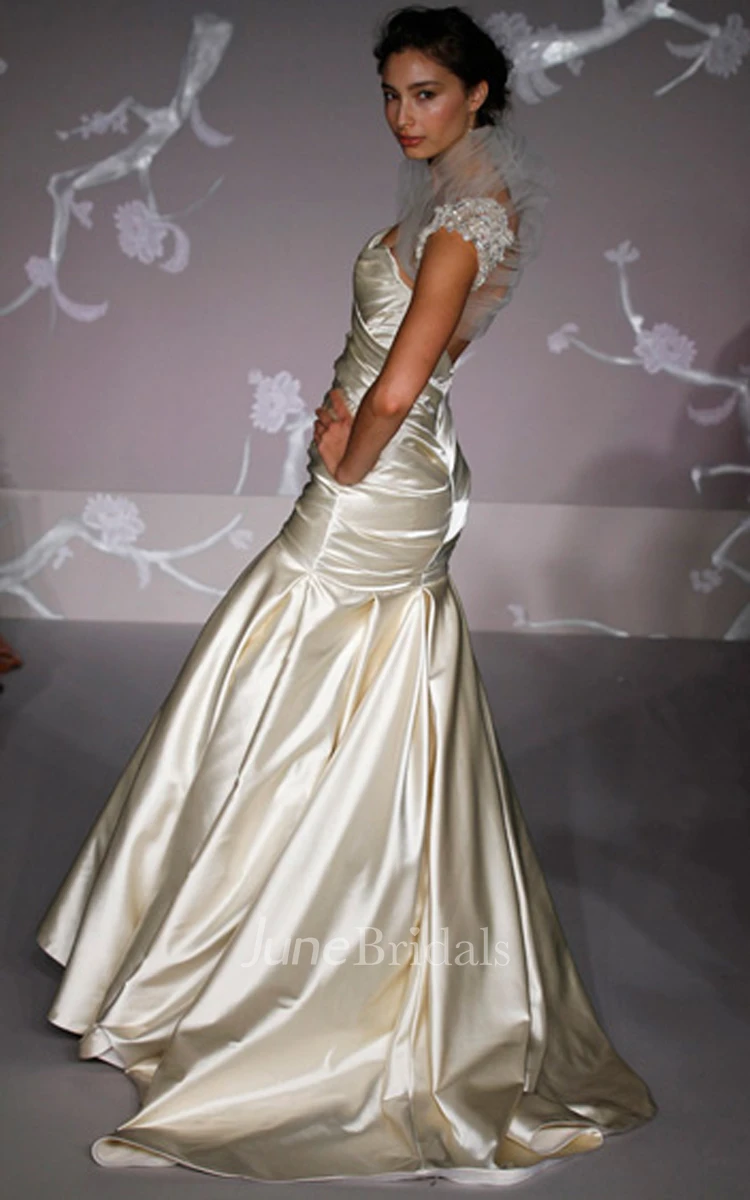 Noble Sleeveless Faced Satin Dress With Crisscross Ruching