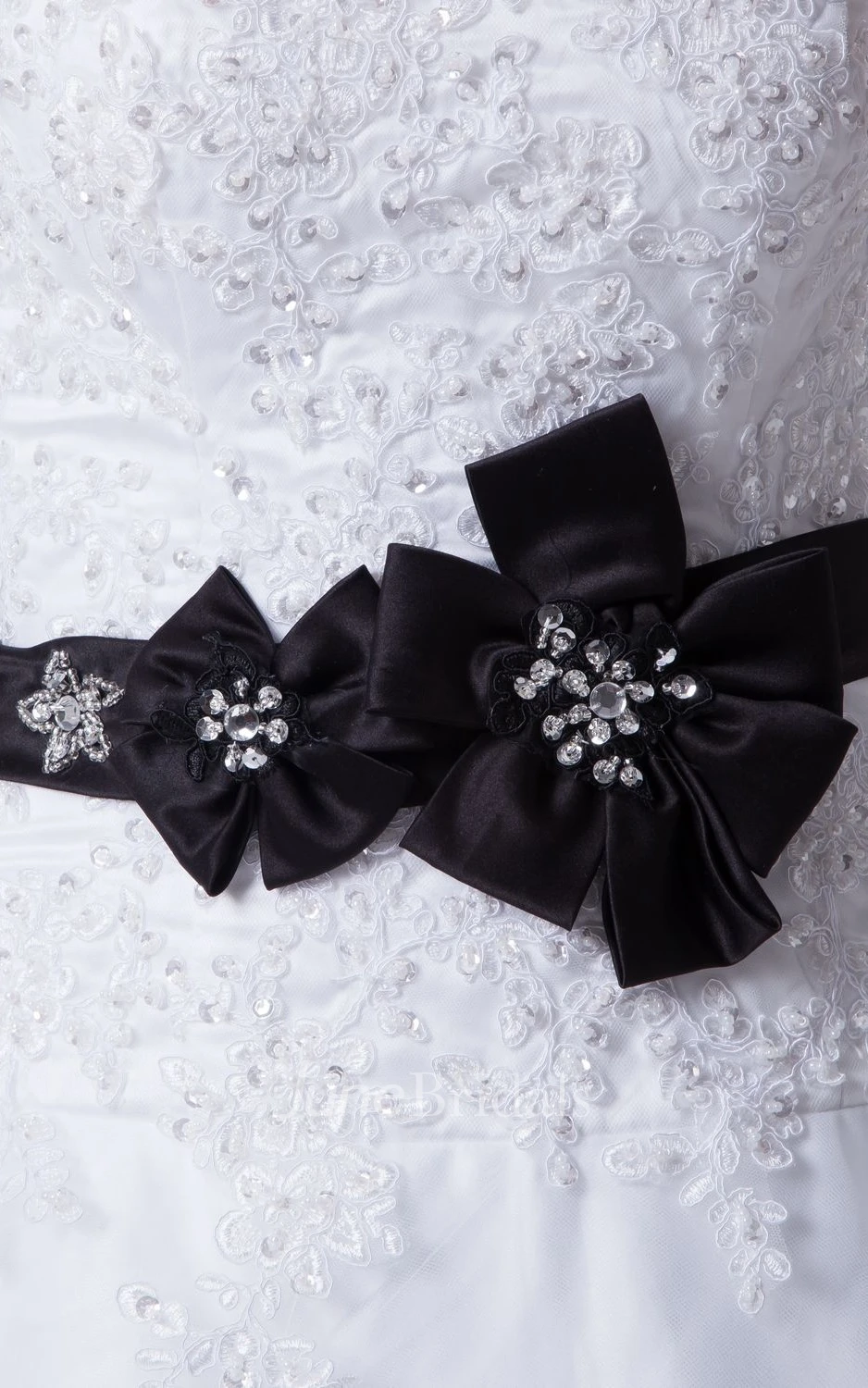 Elegant Sweetheart A-Line Ball Gown With Appliques and Flower