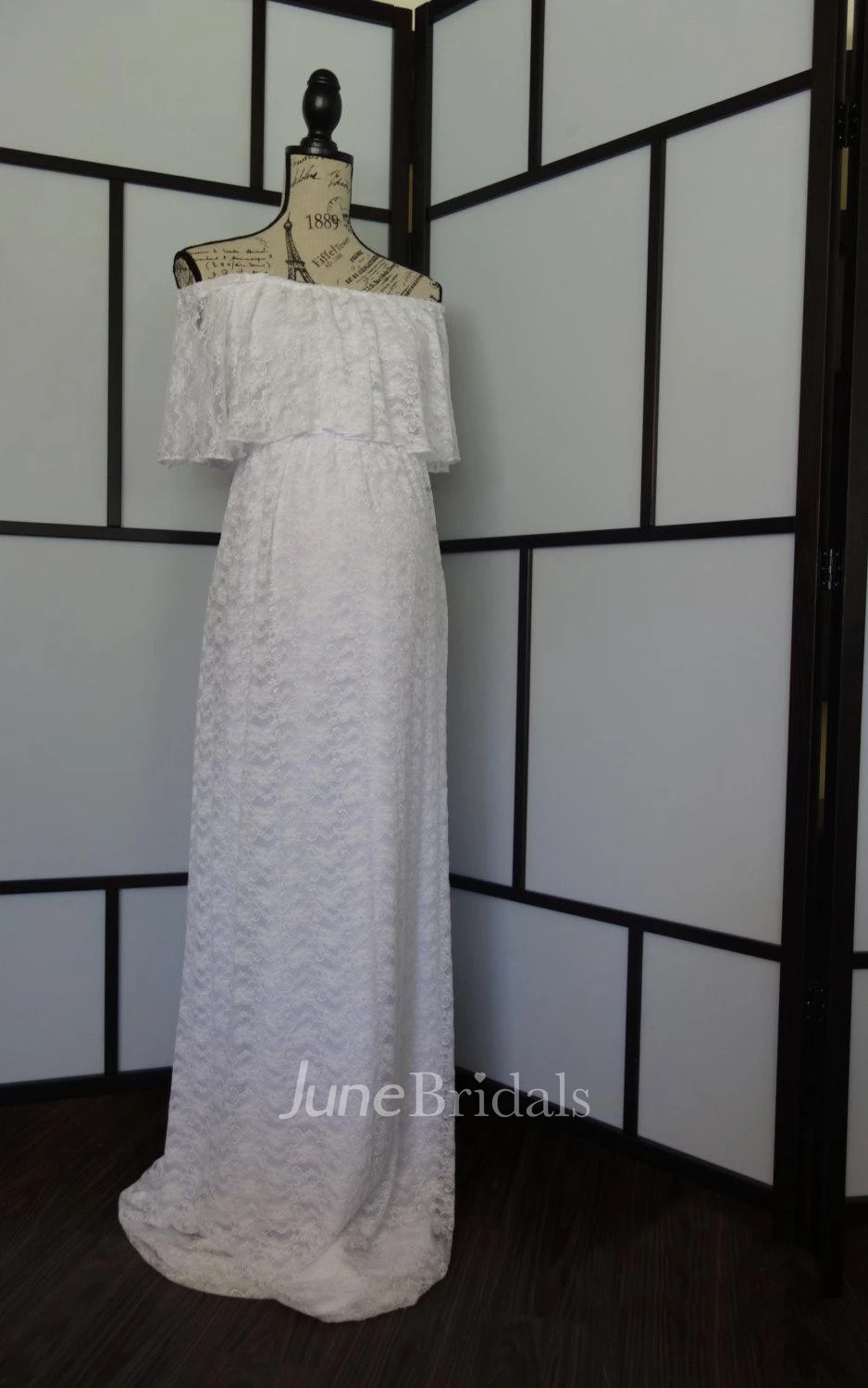 Vintage A Line White Lace Maternity Gown With Flutter Top