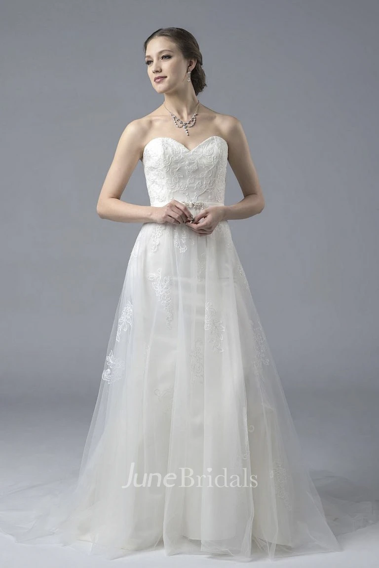 Sweetheart A-line Open Back Lace Tulle Wedding Dress With Appliques And Buttons