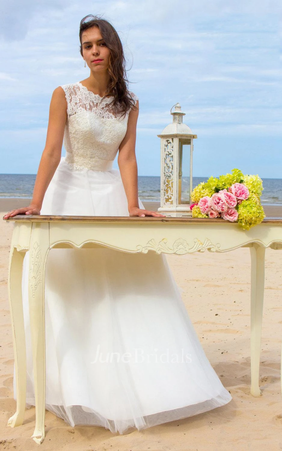 A-Line Tulle Lace Satin Weddig Dress With Illusion Button