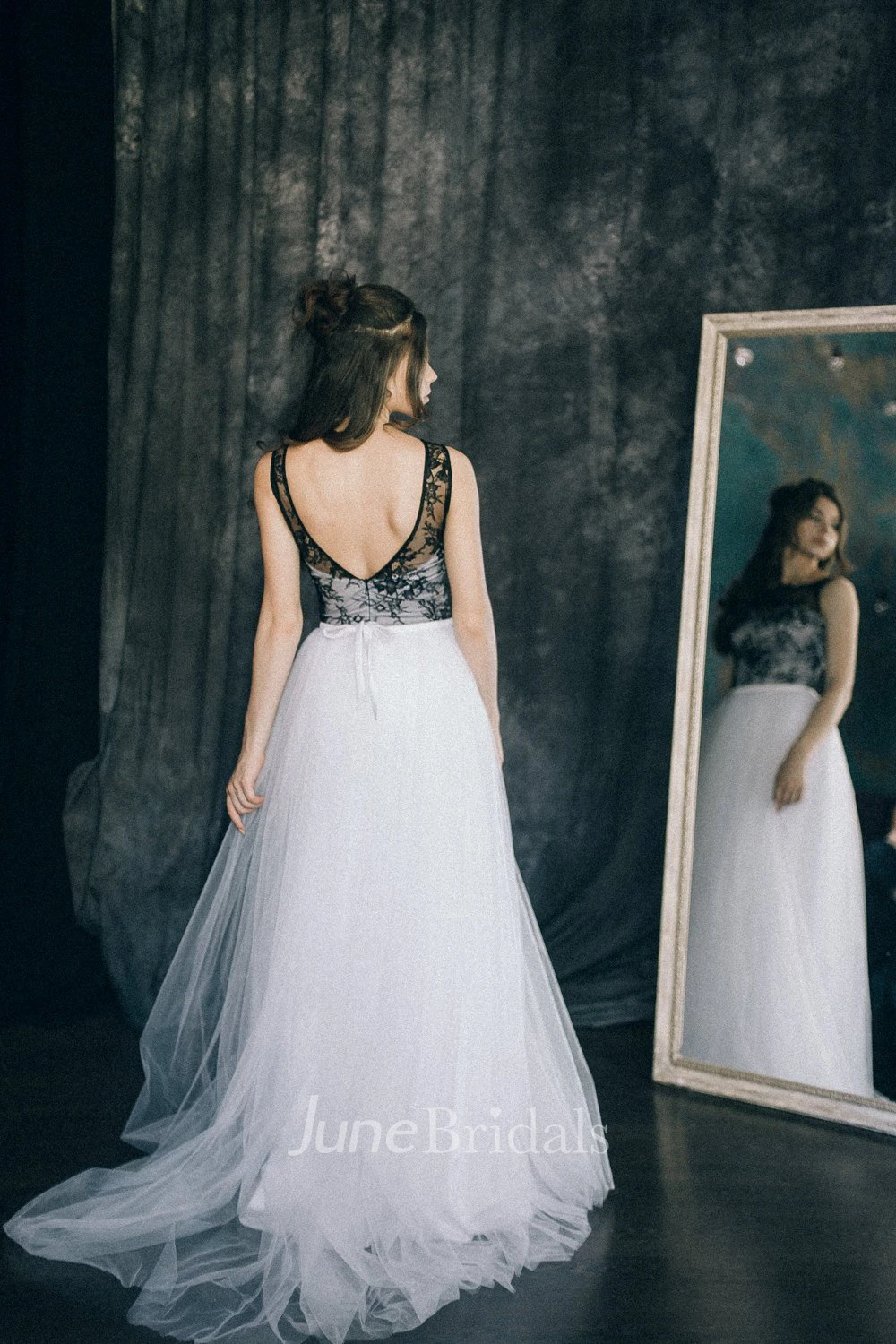 Sheath Straps Floor-length Sleeveless Dress Open Back With Appliques And Pleats Black Wedding Dress