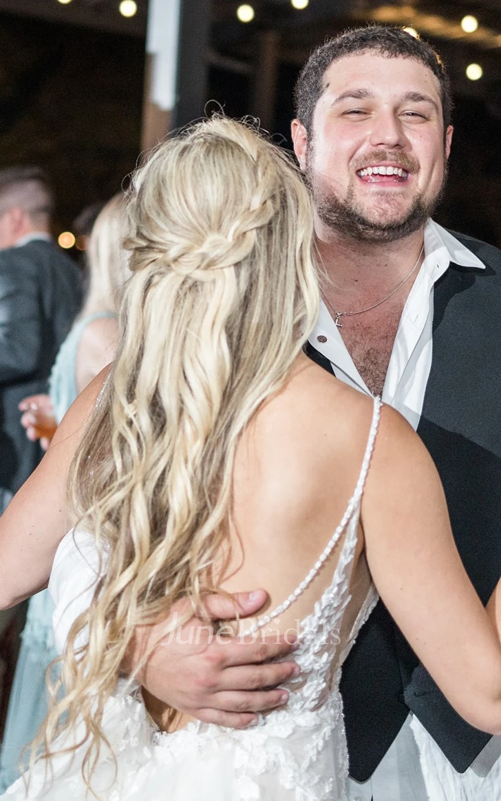 Bohemian Spaghetti A-Line Lace Beach Tulle Spring Wedding Dress With Deep-V Back And Appliques