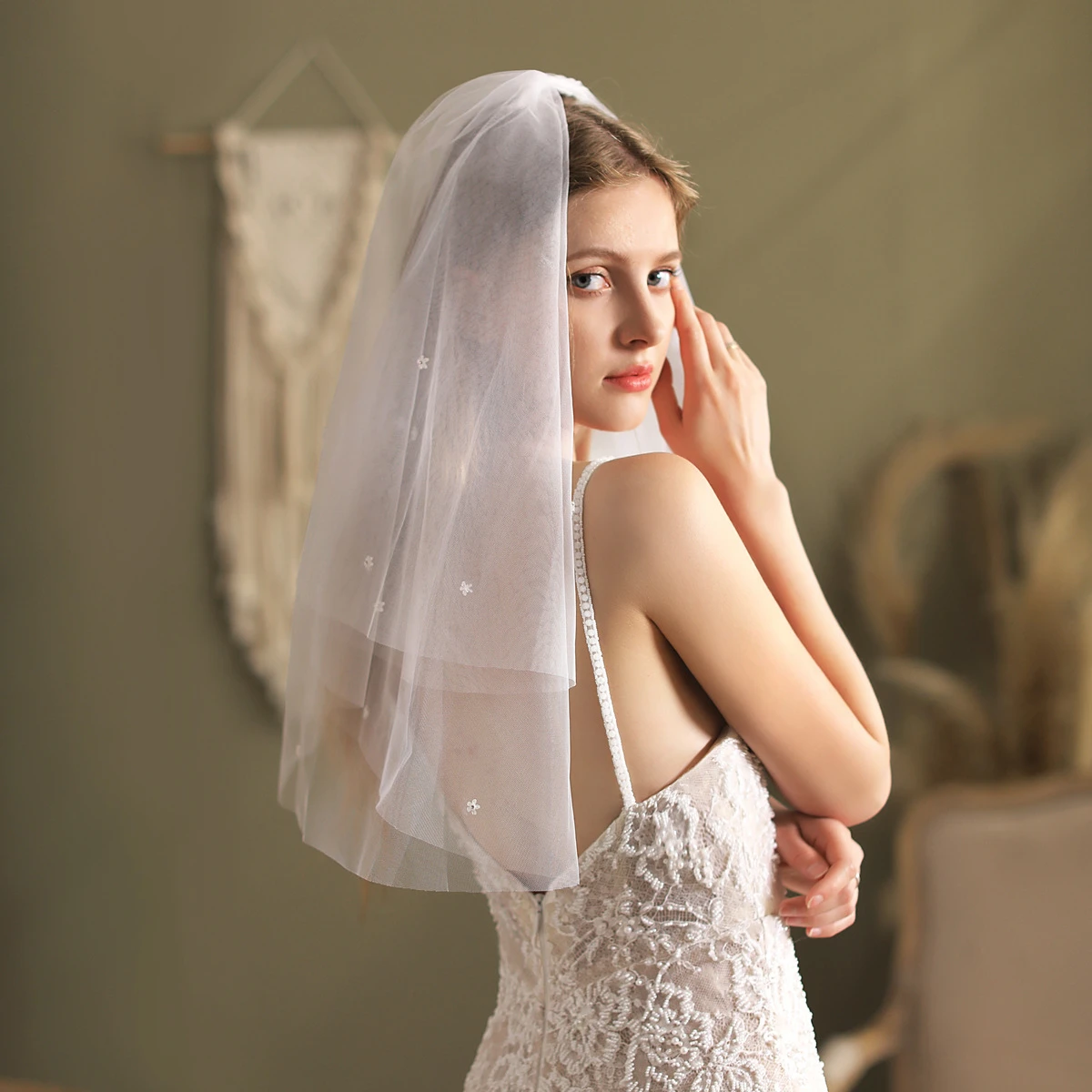 Soft Simple Style Two Tier Short Veil