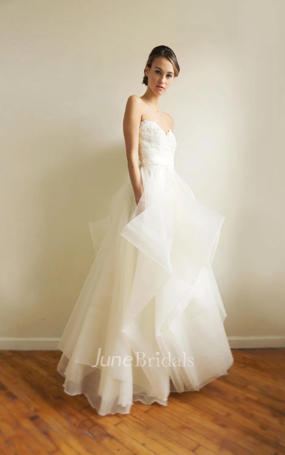 Sweetheart Organza and Lace Wedding Dress With Sash