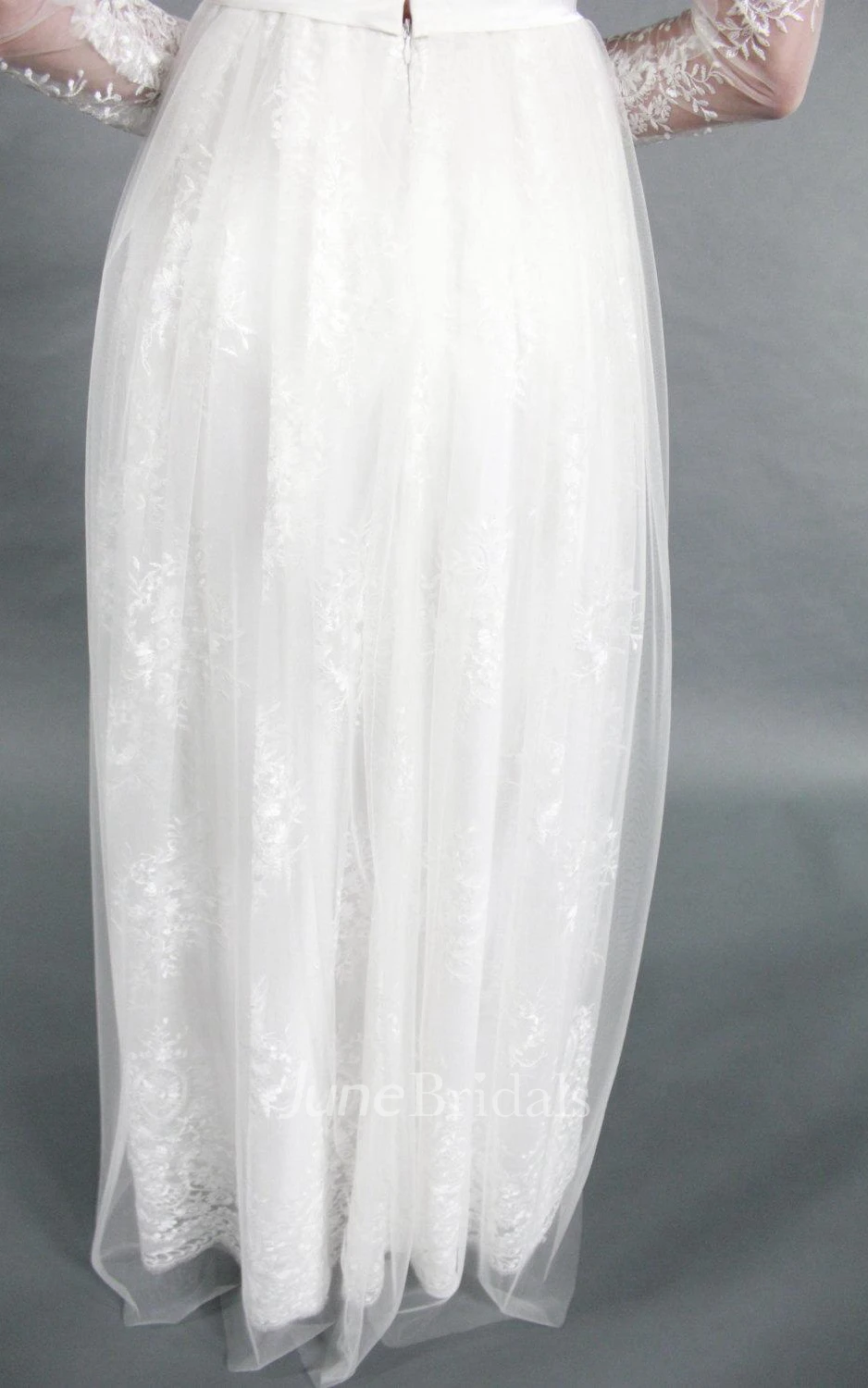 Sexy Deep-V Neck Long Sleeve A-Line Tulle Wedding Dress