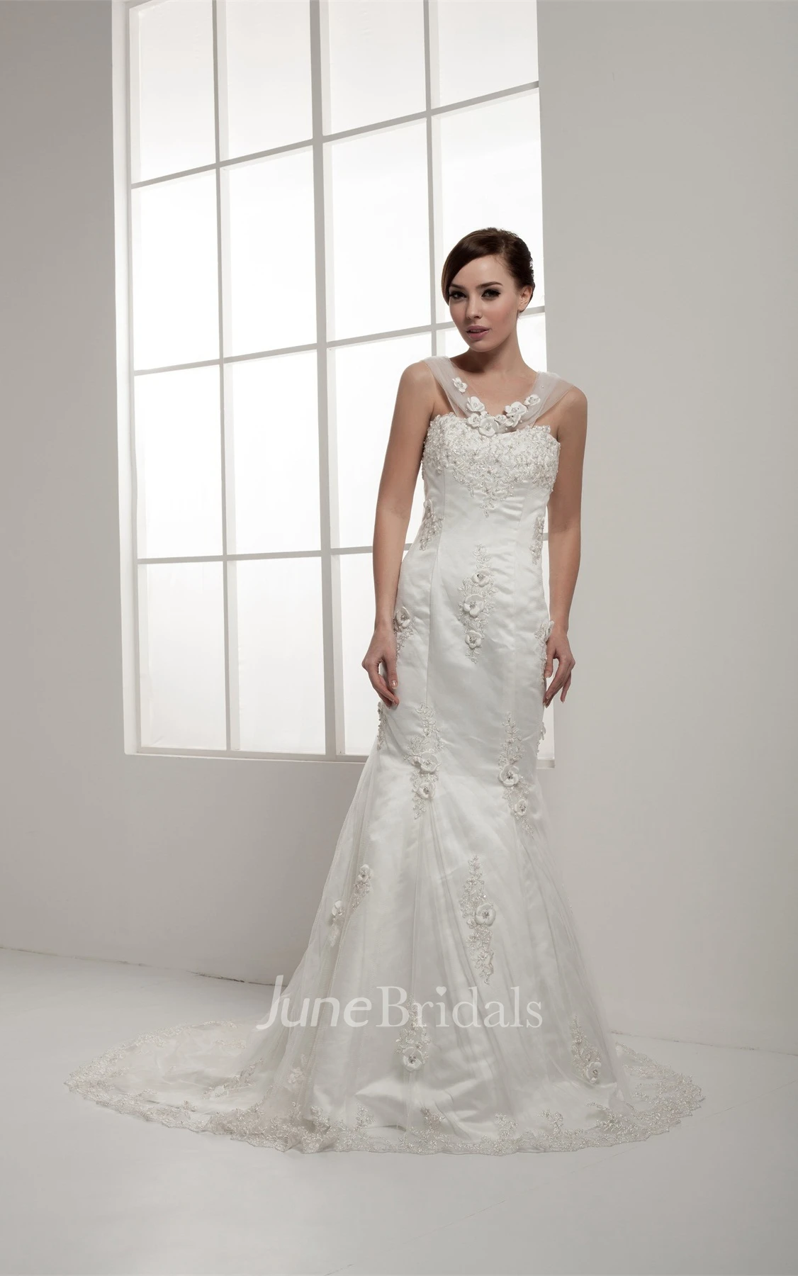 Sleeveless Mermaid Appliqued Dress with Flower and Sweep Train