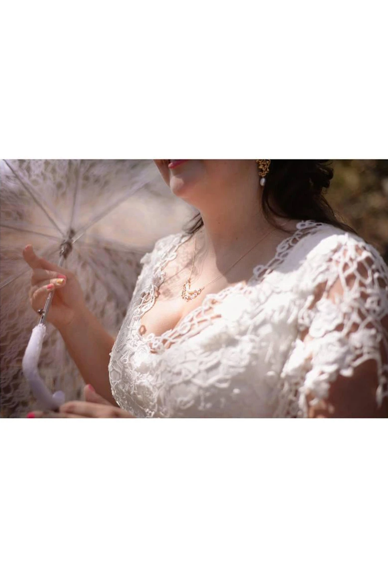 V-Neck Short Sleeve Lace Chiffon Plus Size Wedding Dress