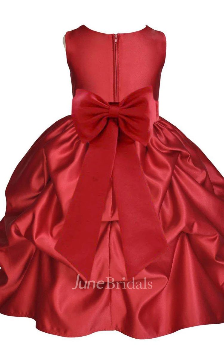 Sleeveless A-line Dress With Ruffles and Flower