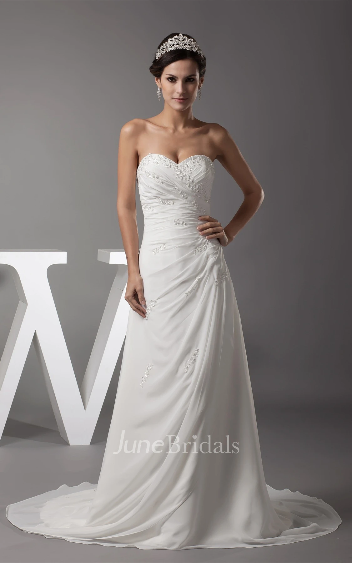 Sweetheart Appliqued Criss-Cross Chiffon Dress with Court Train